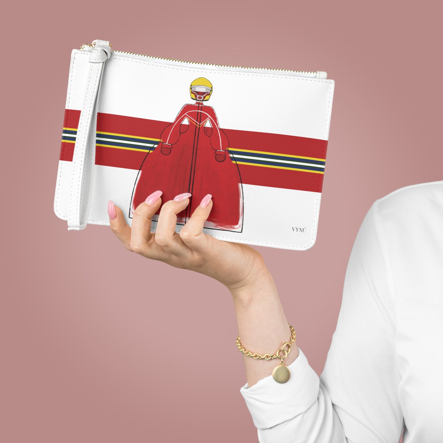 Menina in Clutch Bag